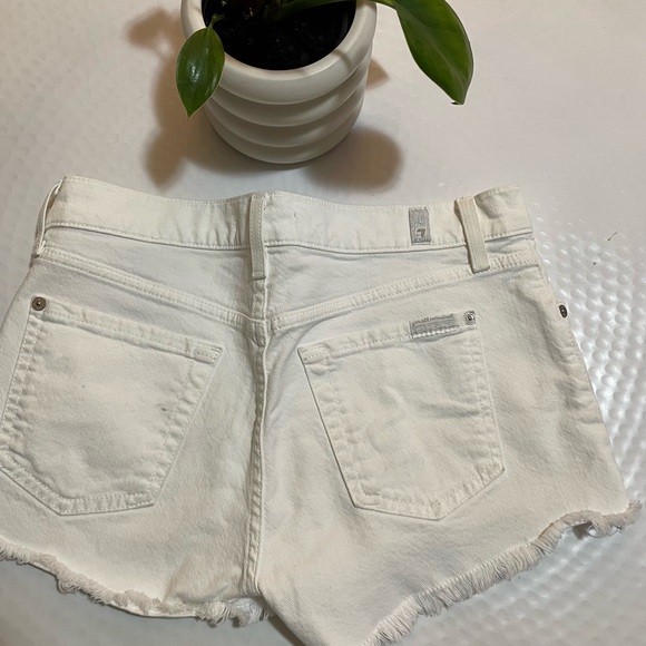 Seven7 white denim shorts - Picture 5 of 6